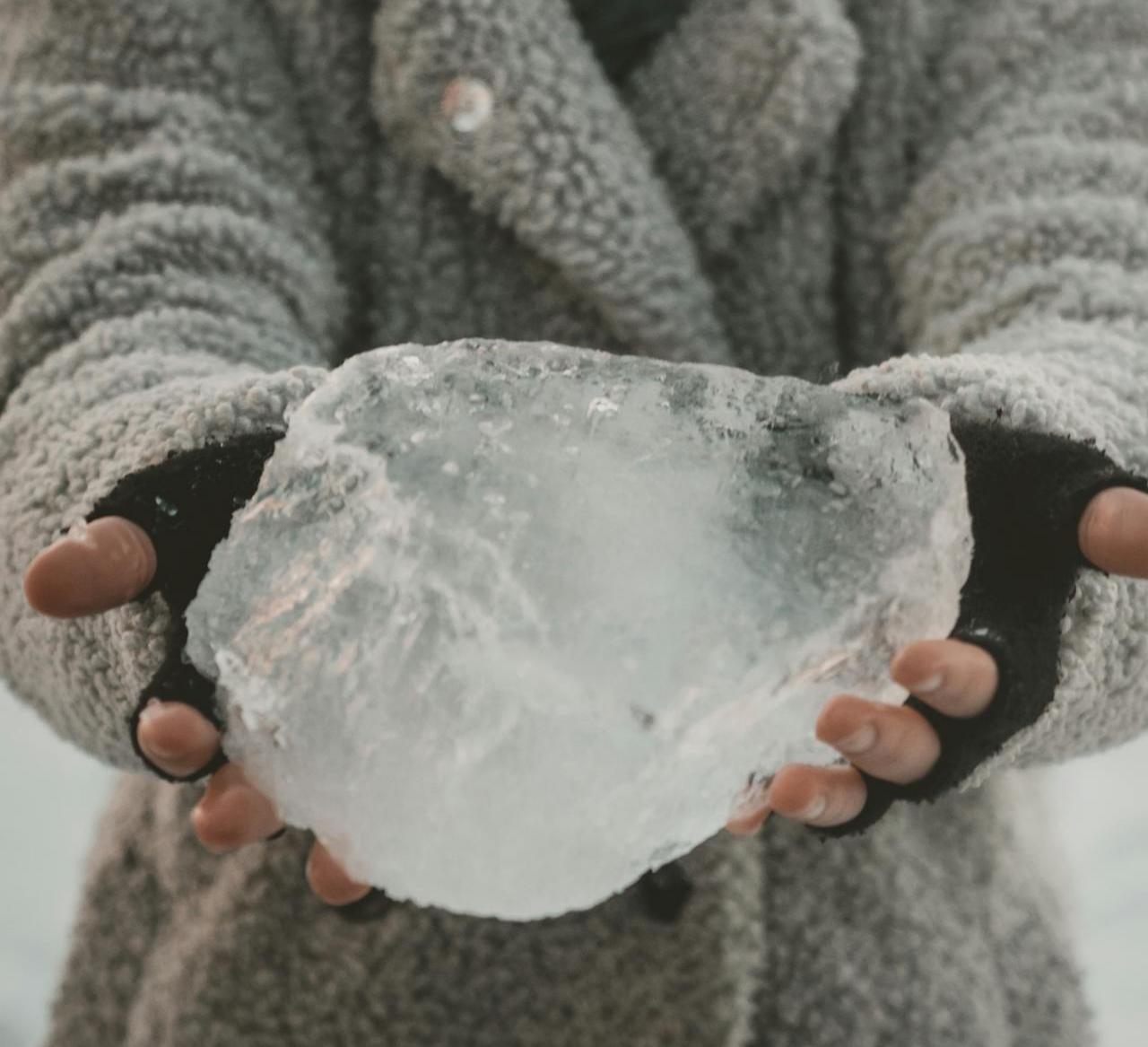 冬天摸冰塊為啥會(huì)粘手？深圳蔬菜配送公司為您科普